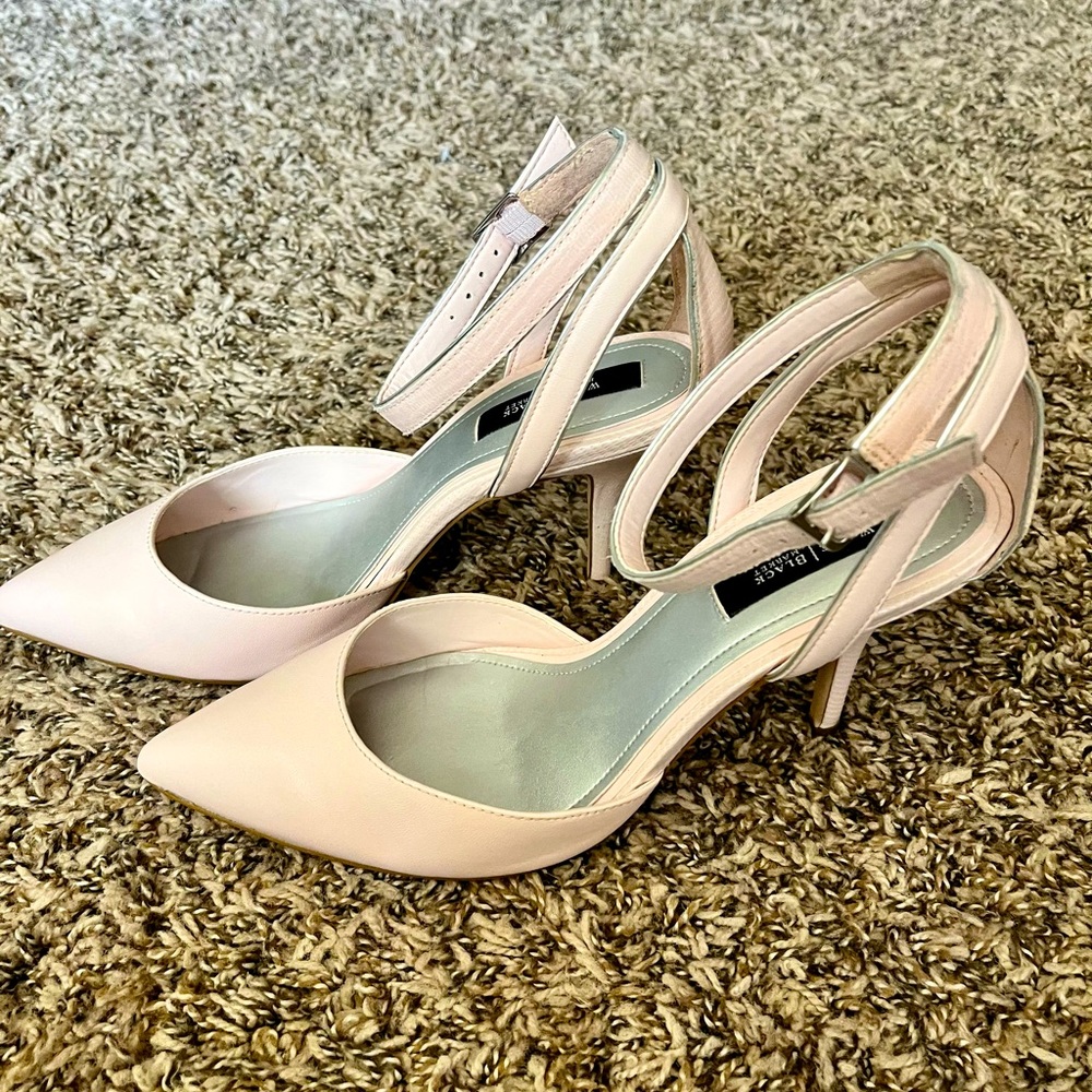 White House Black Market Pink closed toe heels, leather, size 8 1/2